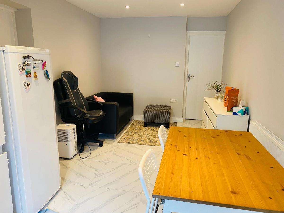 1 Studio Room near central Londra Esterno foto